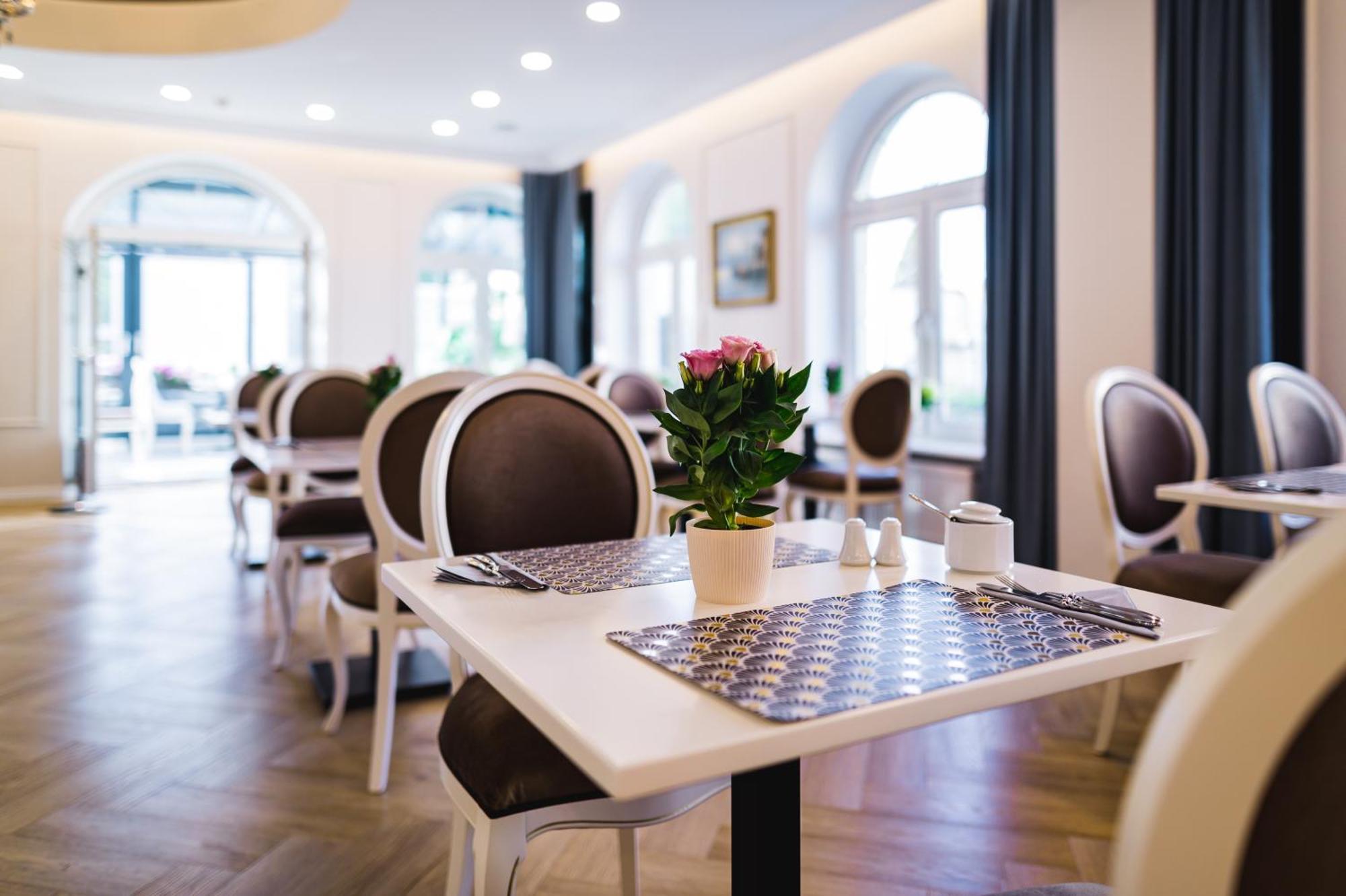 Moris Boutique Beach Hotel Gdansk Exterior photo